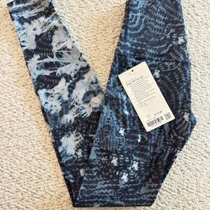 Lululemon Align 28” limited edition pattern